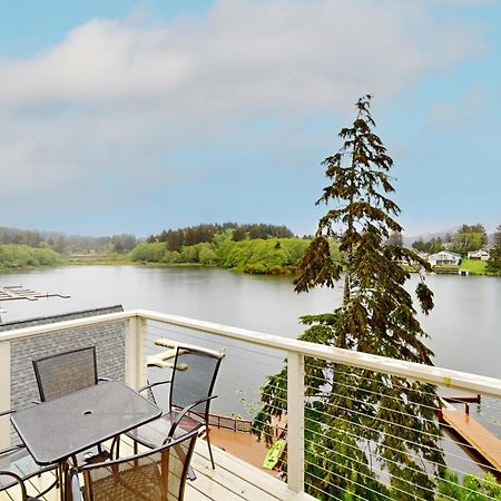 Lazy Lookout On Devils Lake Lincoln City Exterior photo